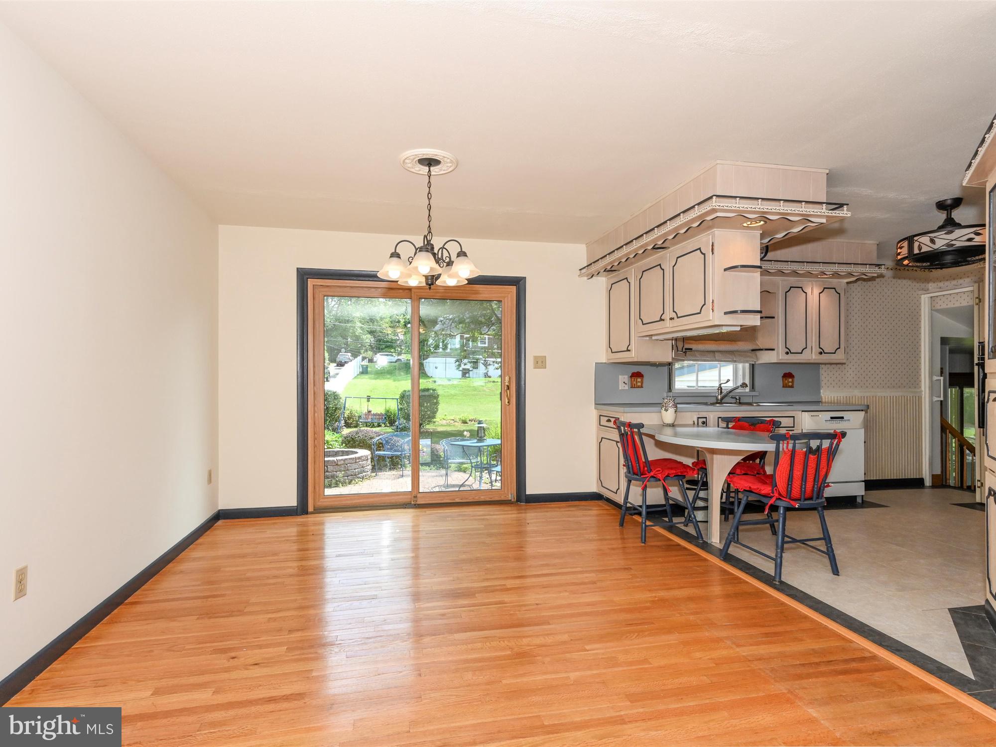 2906 Curtis Road Reading, PA 19609 - Photo 8 of 27 Gallery Image 8