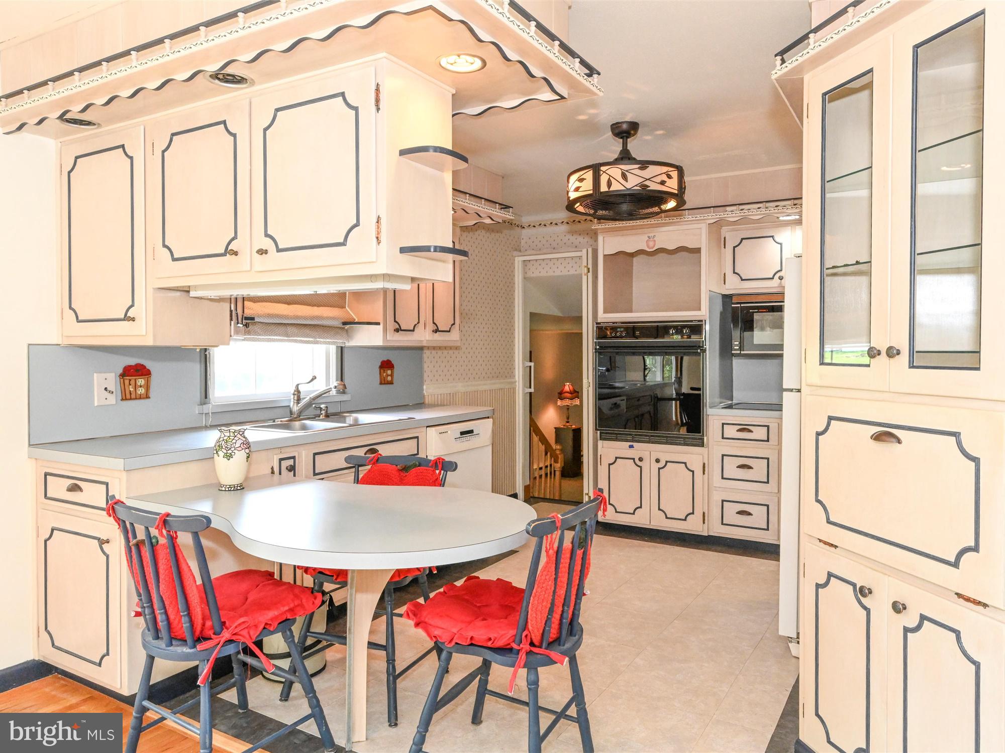 2906 Curtis Road Reading, PA 19609 - Photo 9 of 27 Gallery Image 9