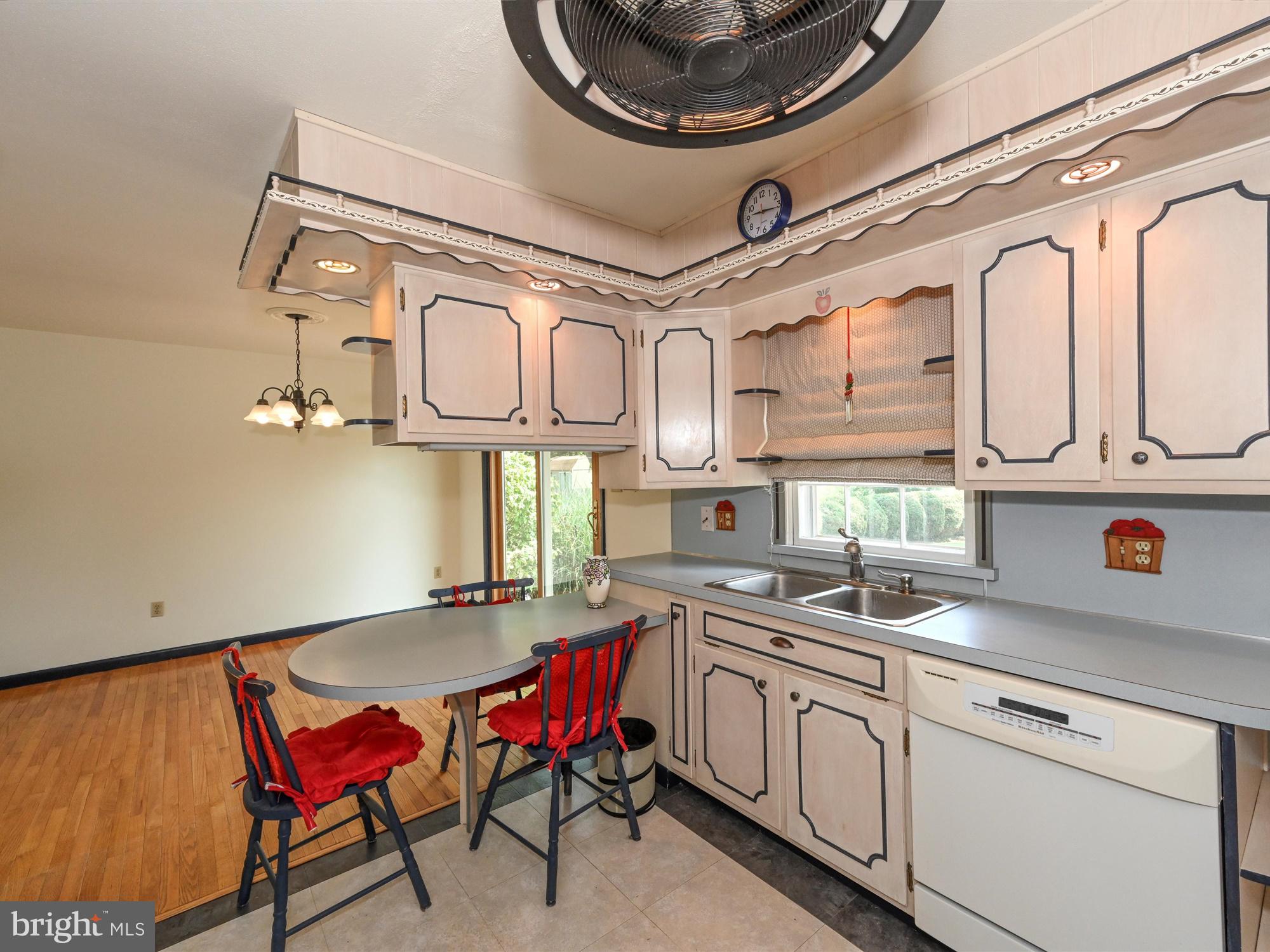 2906 Curtis Road Reading, PA 19609 - Photo 10 of 27 Gallery Image 10