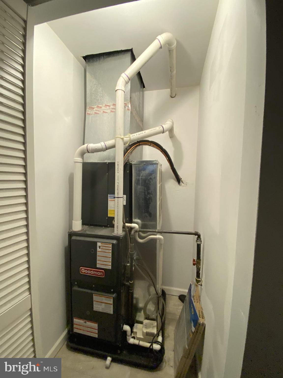 4945 Chestnut Street Philadelphia, PA 19139 - Photo 27 of 27 a room with gym equipment