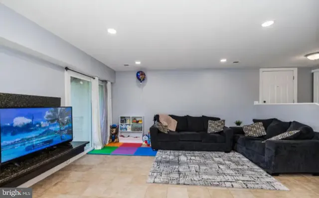 $2,400 | 3919 El Soneta Place, Unit 9, Alexandria, VA 22309