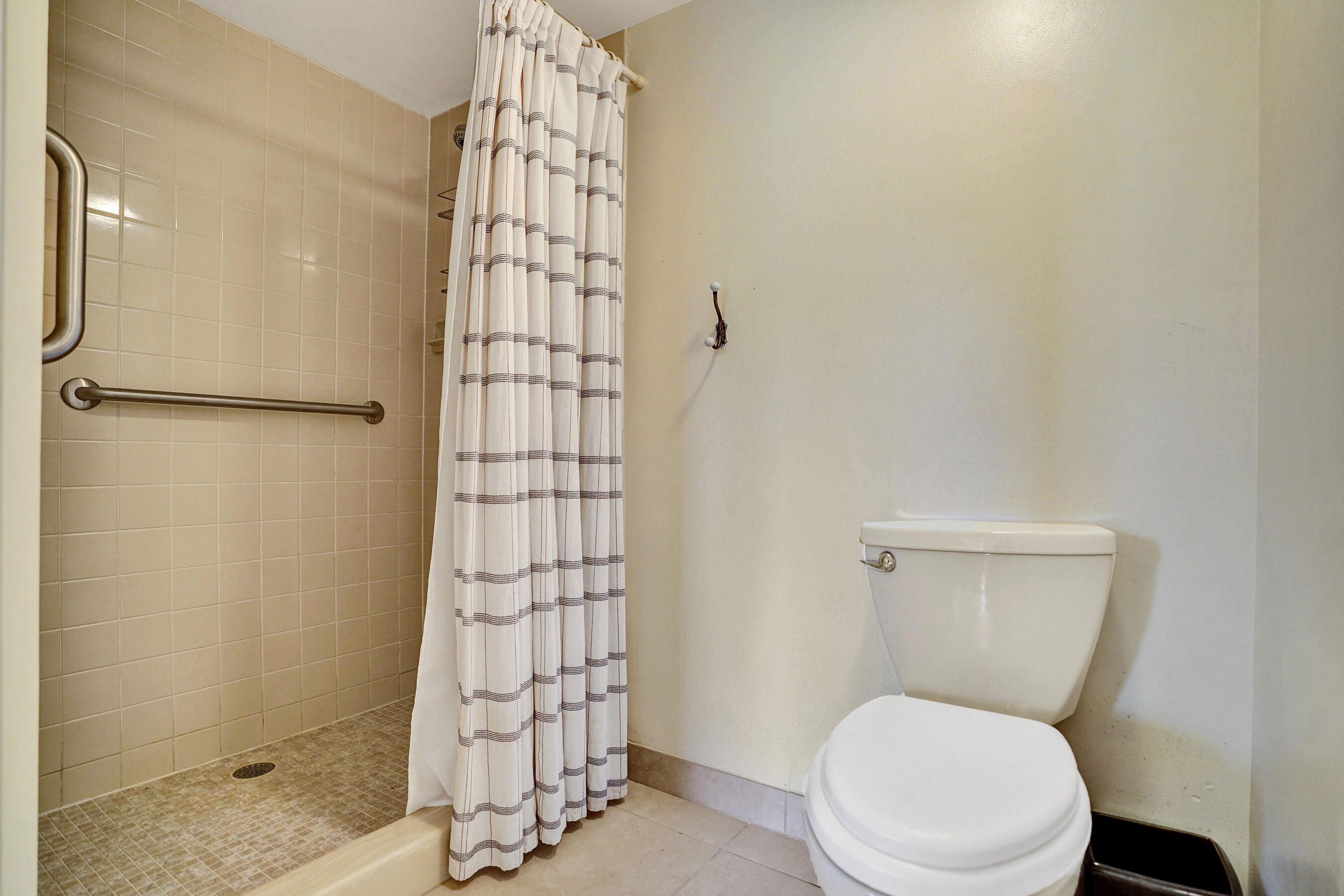 6037 Balboa Circle, Unit 101 Boca Raton, FL 33433 - Photo 14 of 29 Walkin Shower
