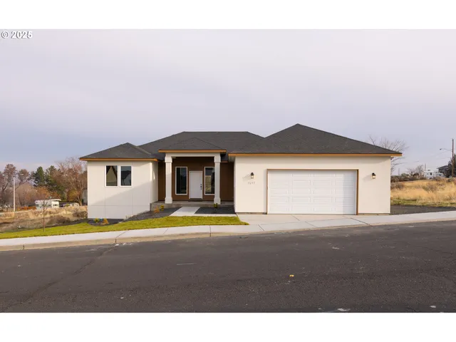 $459,900 | 1635 Hayes Street, Umatilla, OR 97882