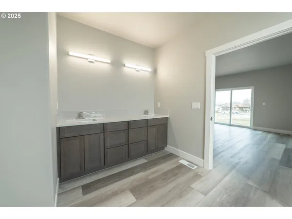 $459,900 | 1635 Hayes Street, Umatilla, OR 97882