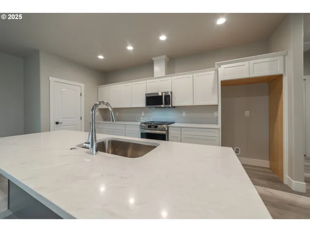 $459,900 | 1635 Hayes Street, Umatilla, OR 97882