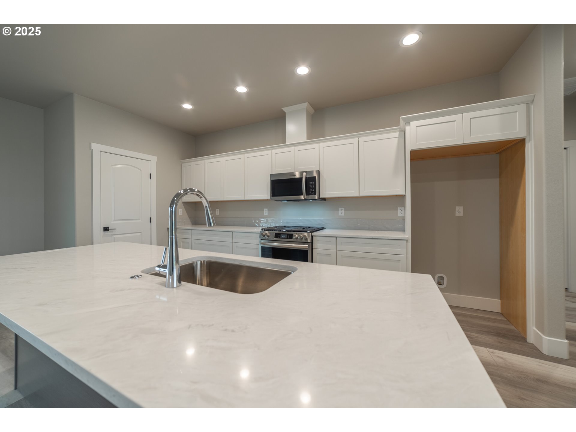 1635 Hayes Street Umatilla, OR 97882 - Photo 8 of 39