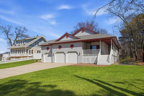 $675,000 | 808 Hallam Avenue North, Mahtomedi, MN 55115