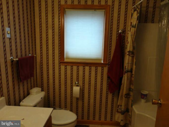 11983 Dumfries Road Manassas, VA 20112 - Photo 18 of 24 Bath