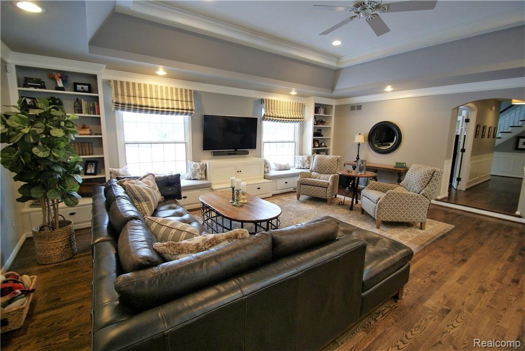 25335 Dennison Road Franklin, MI 48025 - Photo 9 of 27 Family Room