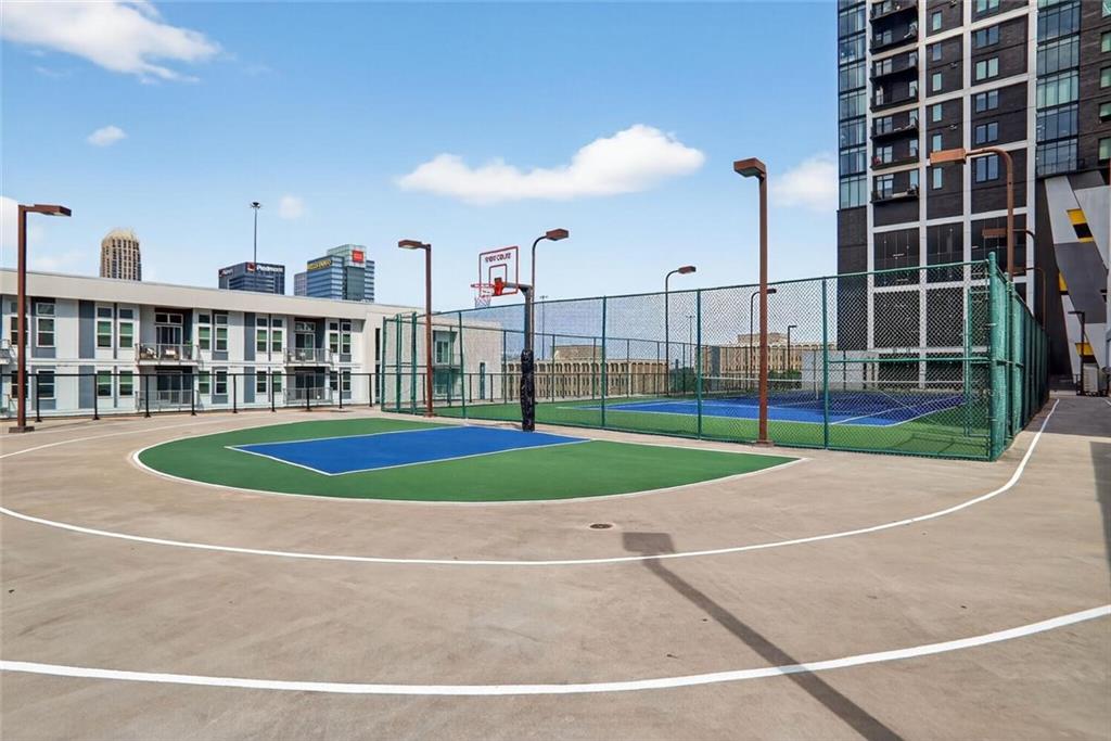 1280 West Peachtree Street Northwest, Unit 3014 Atlanta, GA 30309 - Photo 28 of 33 a view of a basketball court