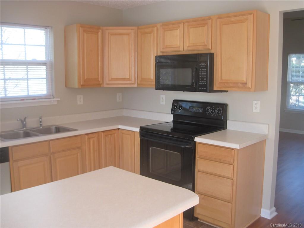 8230 Rudolph Road Charlotte, NC 28216 - Photo 16 of 32