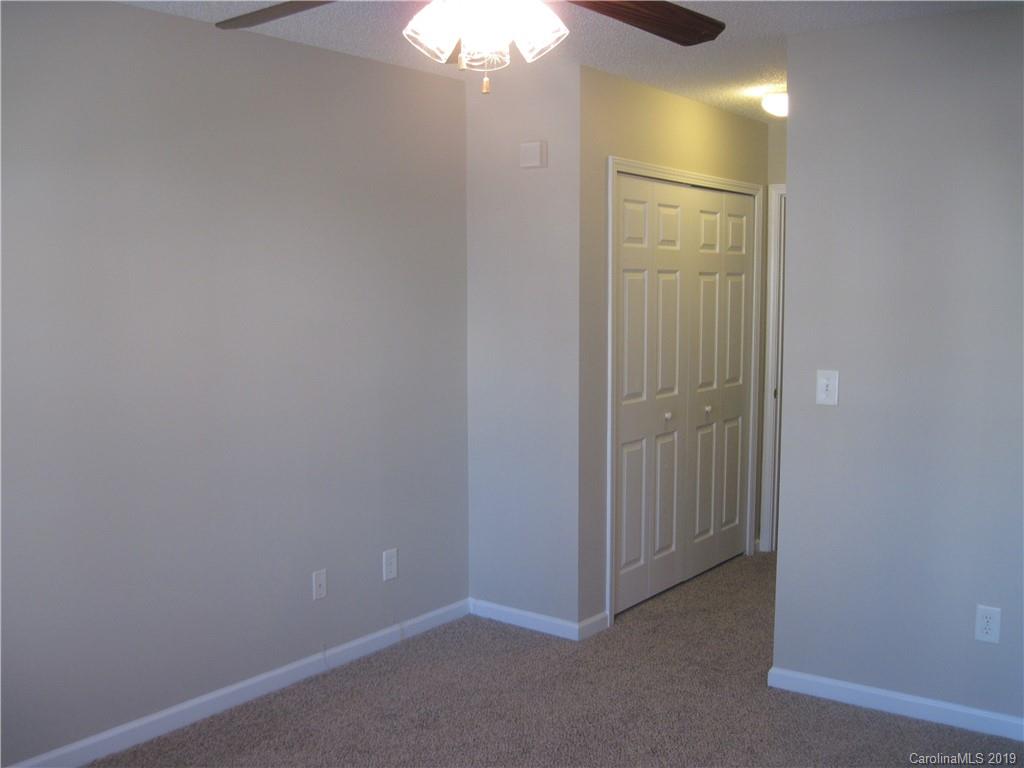 8230 Rudolph Road Charlotte, NC 28216 - Photo 6 of 32