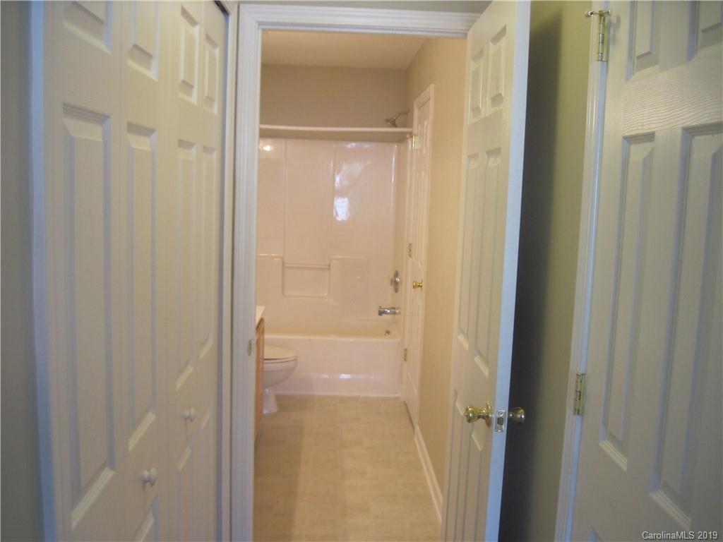 8230 Rudolph Road Charlotte, NC 28216 - Photo 7 of 32