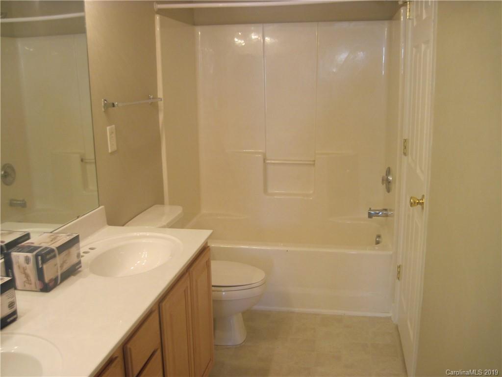 8230 Rudolph Road Charlotte, NC 28216 - Photo 8 of 32