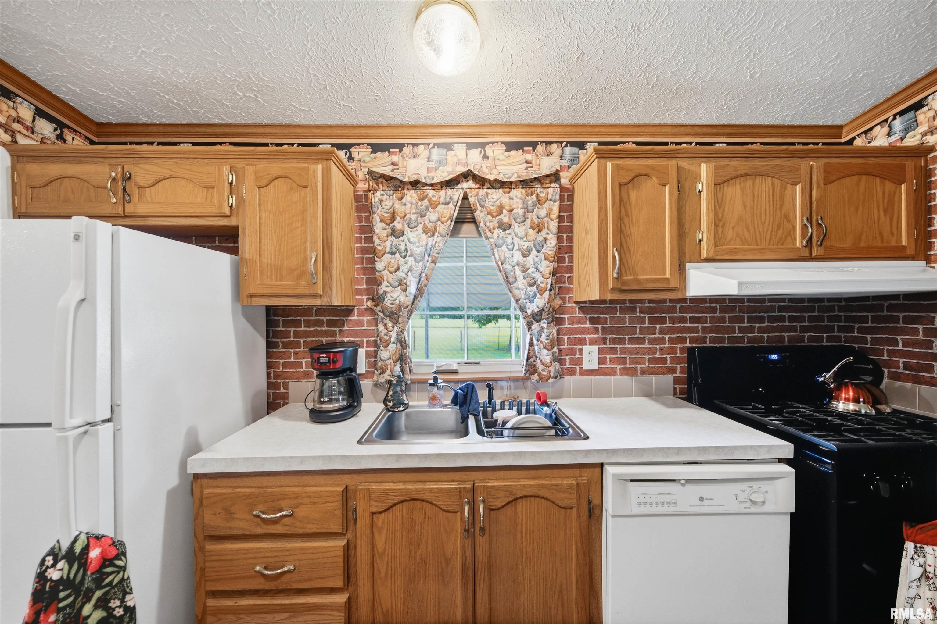12806 North Whittaker Road Brimfield, IL 61517 - Photo 9 of 61