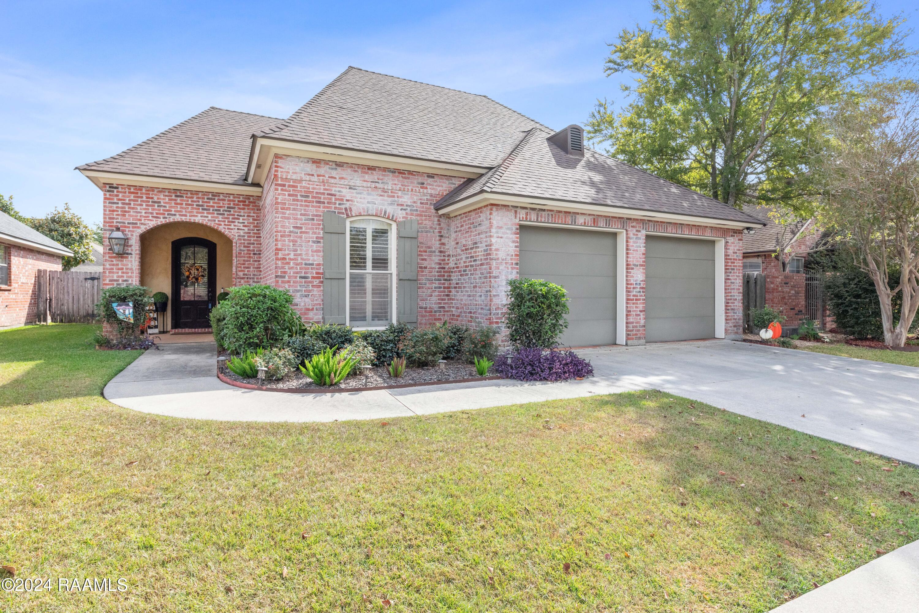 175 La Rue Vil Lafayette, LA 70508 - Photo 1 of 22 175LaRueVil-5
