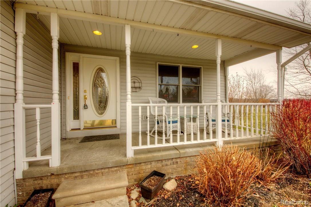 462 West Barron Road Howell, MI 48855 - Photo 3 of 65 Front Porch.jpg