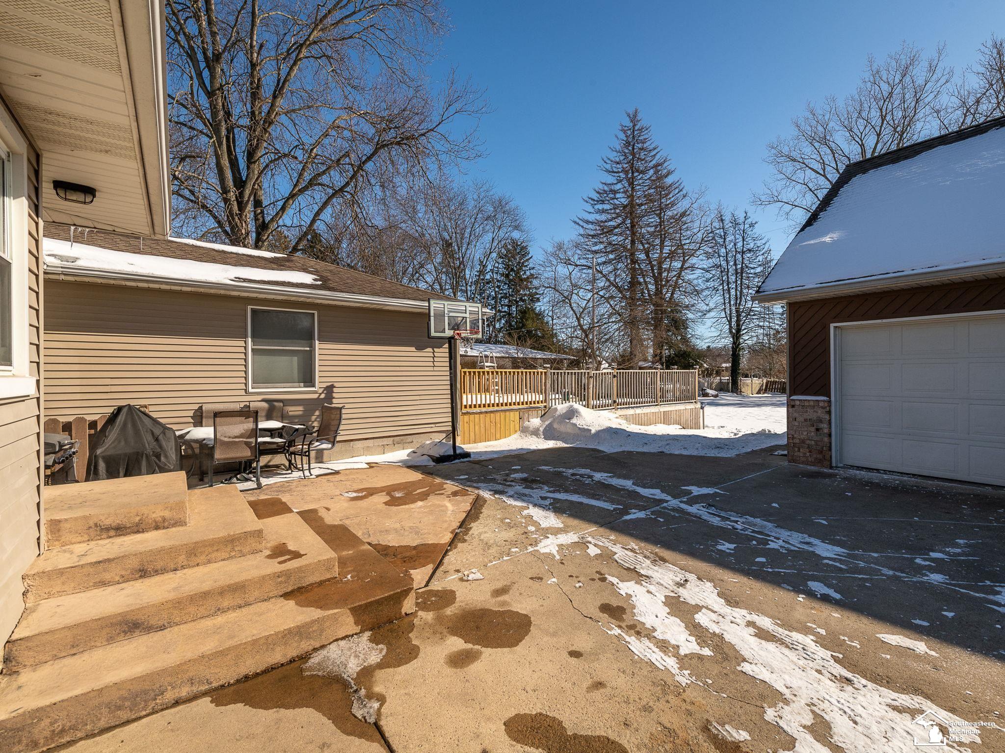 616 Cole Road Monroe, MI 48162 - Photo 32 of 43 50199219-617d6f32-8e57-4314-a3ec-bce830e3728f.JPG
