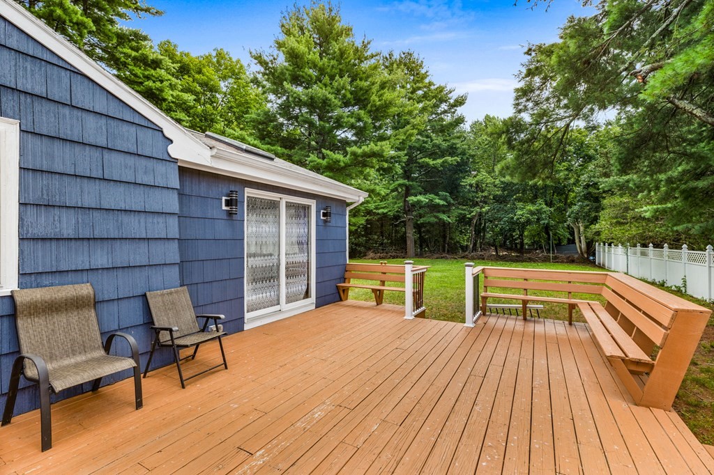 17 Pinetree Road Stoughton, MA 02072 - Photo 31 of 34 a view of sitting area on roof deck