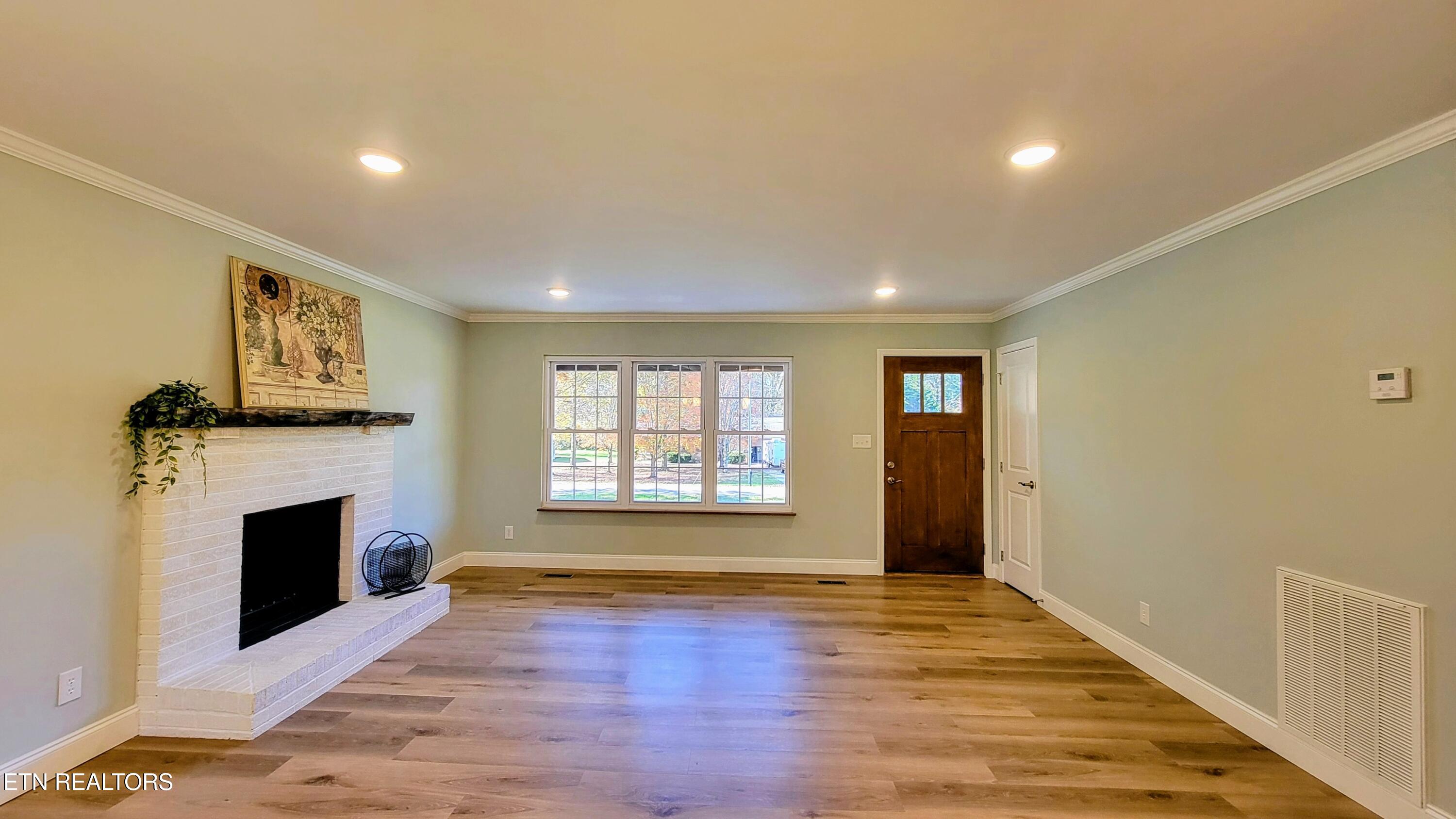 7112 Rollins Road Knoxville, TN 37918 - Photo 6 of 24 LR