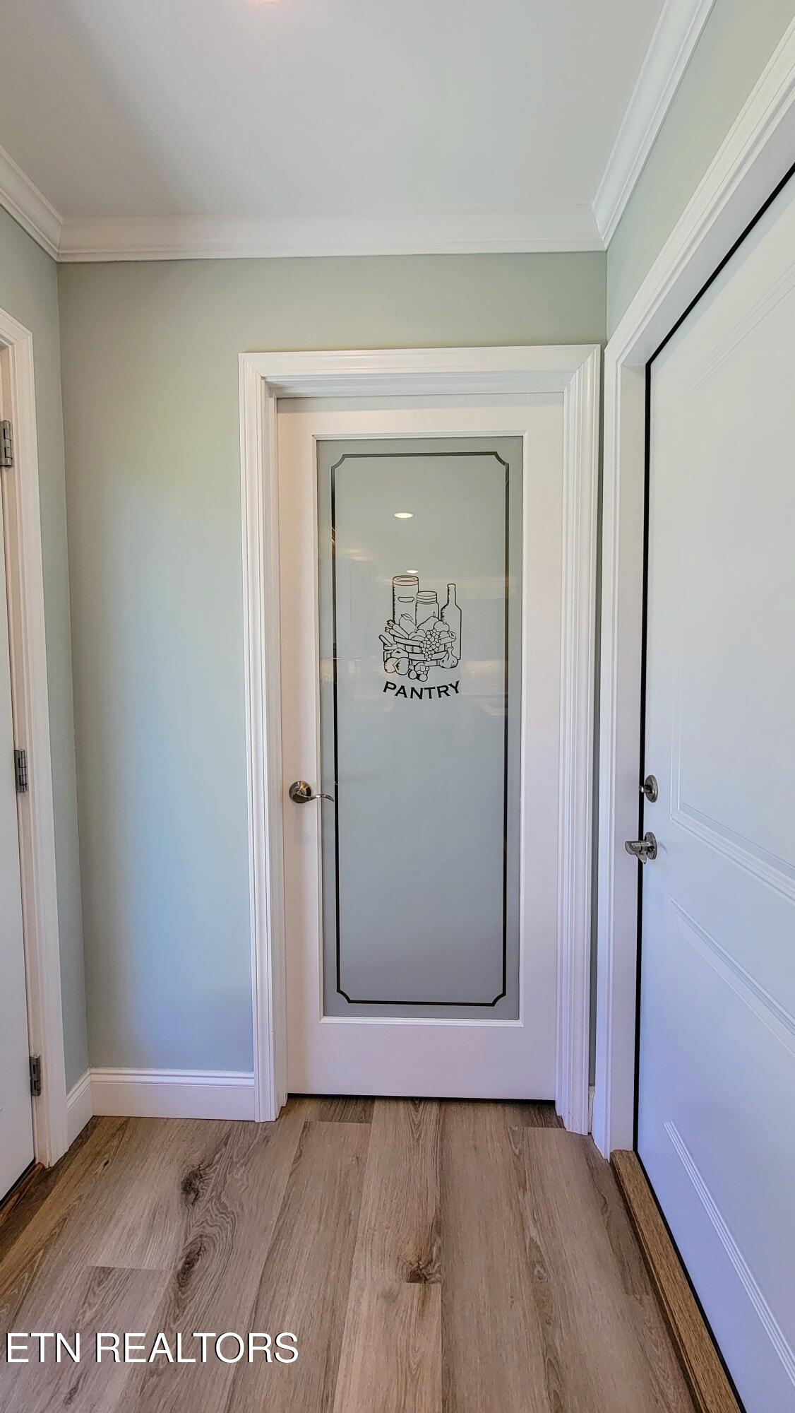 7112 Rollins Road Knoxville, TN 37918 - Photo 9 of 24 pantry