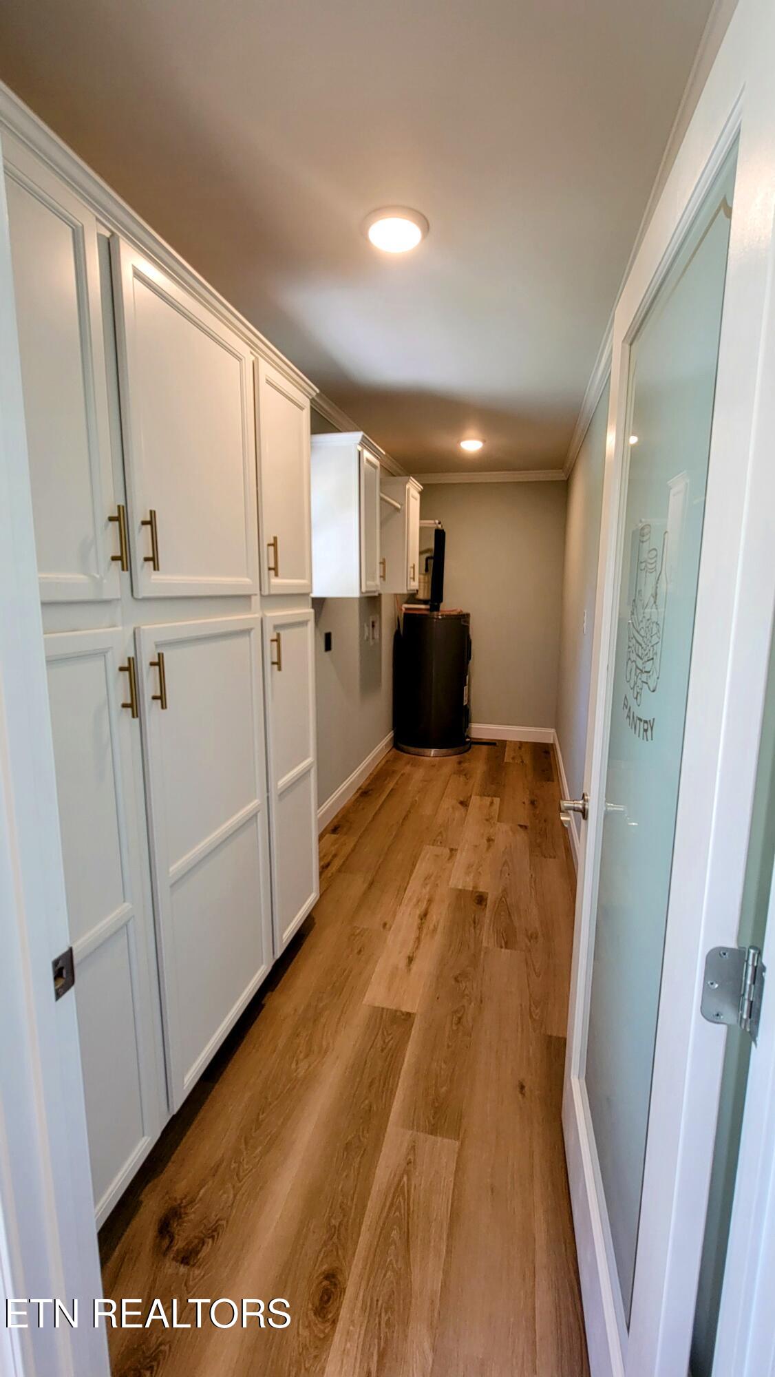 7112 Rollins Road Knoxville, TN 37918 - Photo 10 of 24 Pantry/Laundry