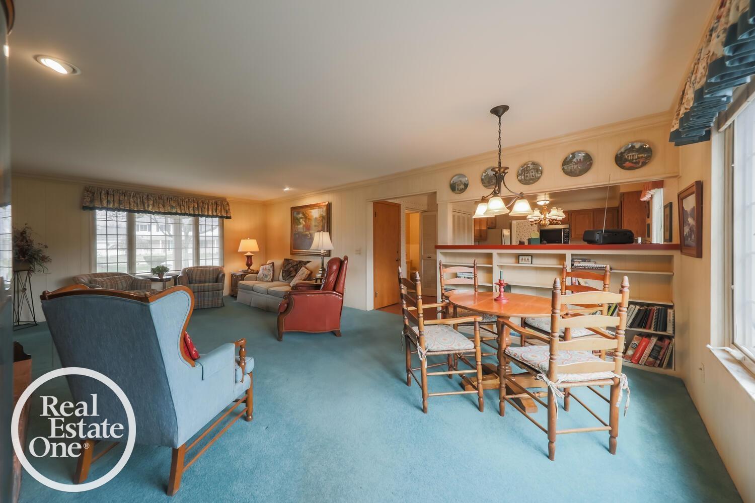 784 Canterbury Road Grosse Pointe, MI 48236 - Photo 19 of 40 50136744-3c56c362-5f8e-4416-a906-530545235912.JPG