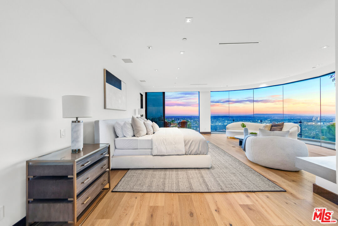 9374 Beverlycrest Drive Beverly Hills, CA 90210 - Photo 5 of 24