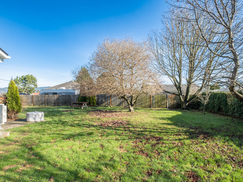 1005 4th Street Tillamook, OR 97141 - Photo 33 of 35 1005 4th St-36
