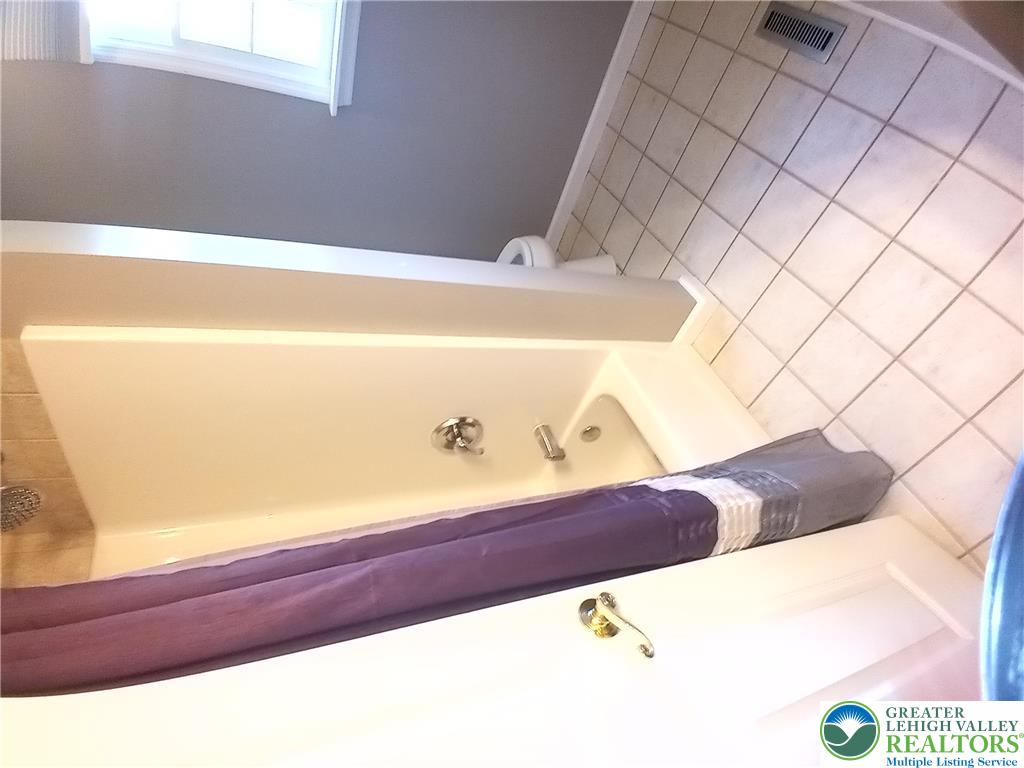 1560 Deer Path Road Easton, PA 18040 - Photo 27 of 38 Upstairs full bathroom