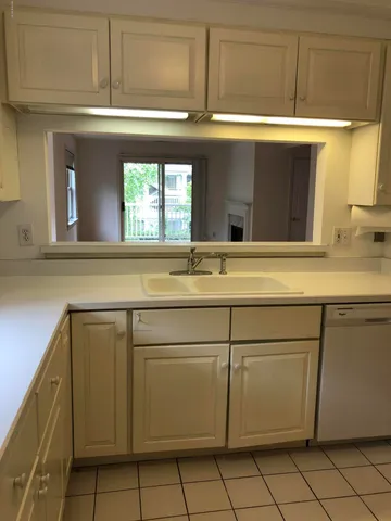 $4,200 | 51 Forest Avenue, Unit 153, Old Greenwich, CT 06870