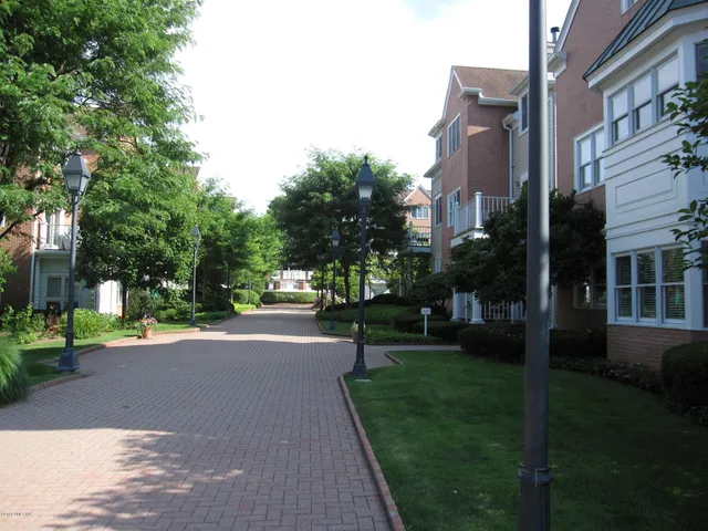 $4,200 | 51 Forest Avenue, Unit 153, Old Greenwich, CT 06870