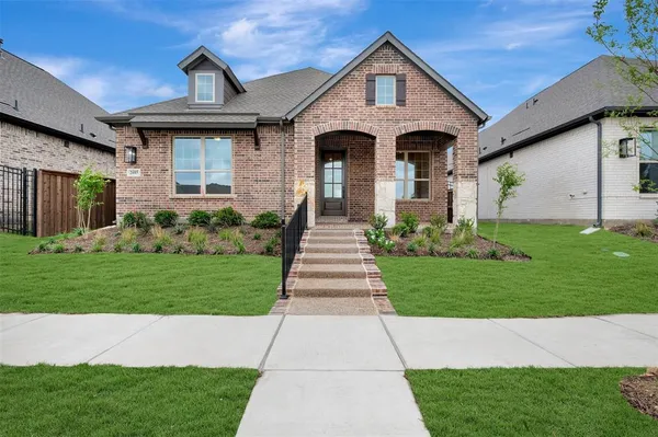 $582,990 | 2085 Emerald Grove Drive, Arlington, TX 76005