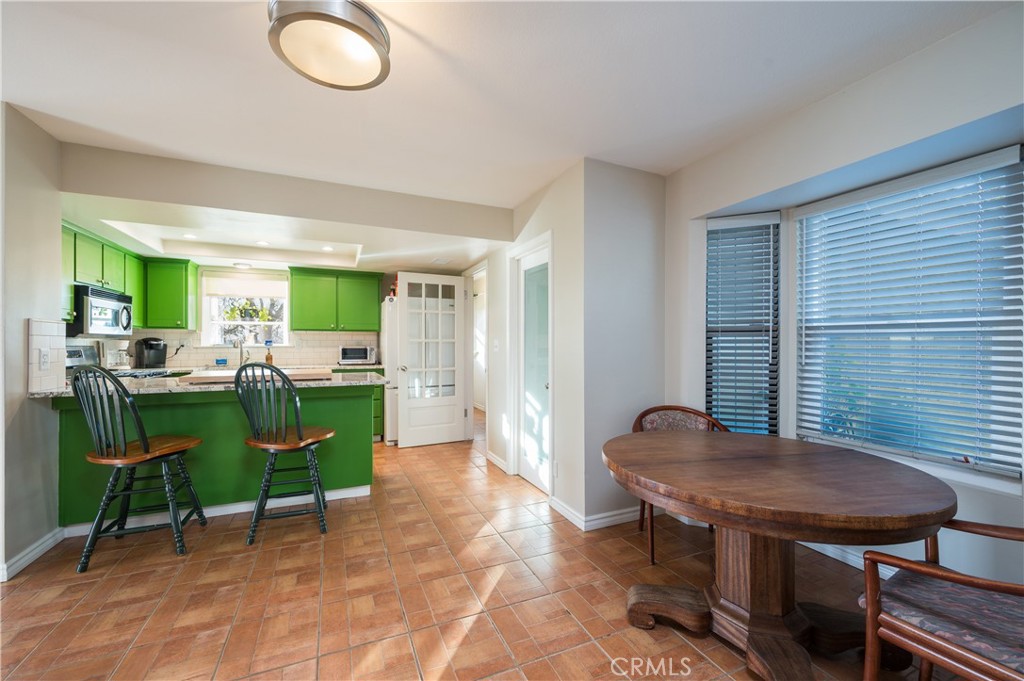5175 White Tail Place Paso Robles, CA 93446 - Photo 11 of 37 a view of a dining room with furniture