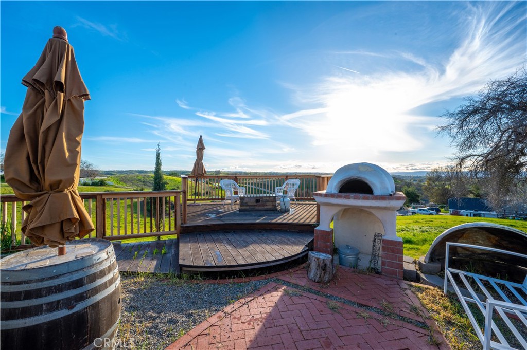 5175 White Tail Place Paso Robles, CA 93446 - Photo 20 of 37 a view of outdoor space with seating area