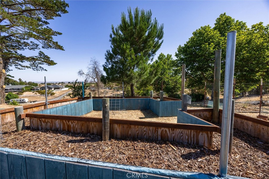 5175 White Tail Place Paso Robles, CA 93446 - Photo 31 of 37 a view of balcony with wooden floor and outdoor seating