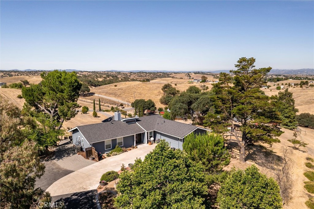 5175 White Tail Place Paso Robles, CA 93446 - Photo 36 of 37 an aerial view of house with yard