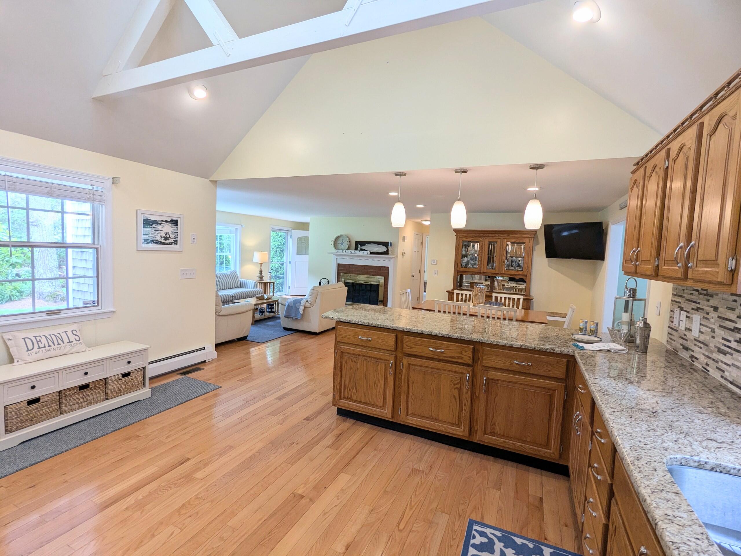 32 Apple Lane Dennis, MA 02638 - Photo 6 of 48 1000012418