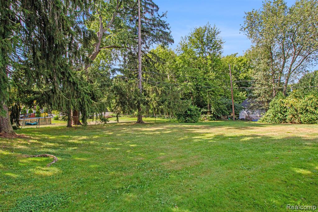 4910 Clarkston Road Clarkston, MI 48348 - Photo 31 of 33 Gallery Image 31