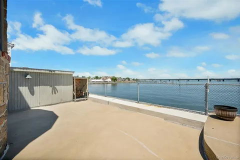 a view of terrace with city view