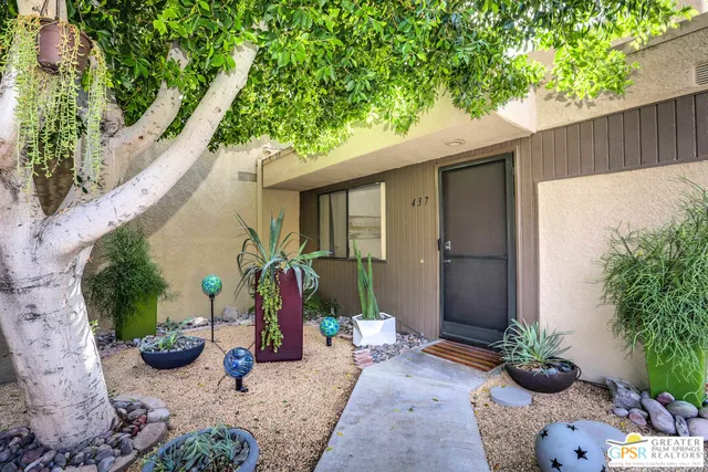 $305,000 | 437 Bradshaw E Lane, Unit 50, Palm Springs, CA 92262