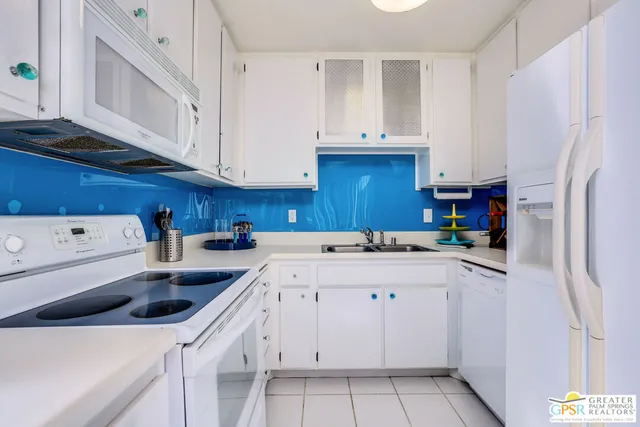 $305,000 | 437 Bradshaw E Lane, Unit 50, Palm Springs, CA 92262