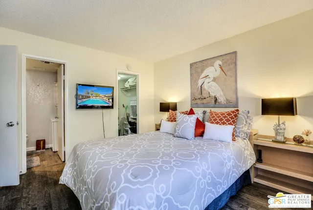 $305,000 | 437 Bradshaw E Lane, Unit 50, Palm Springs, CA 92262