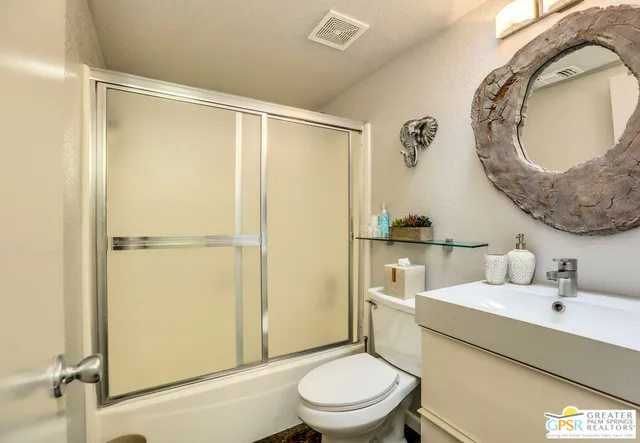 $305,000 | 437 Bradshaw E Lane, Unit 50, Palm Springs, CA 92262