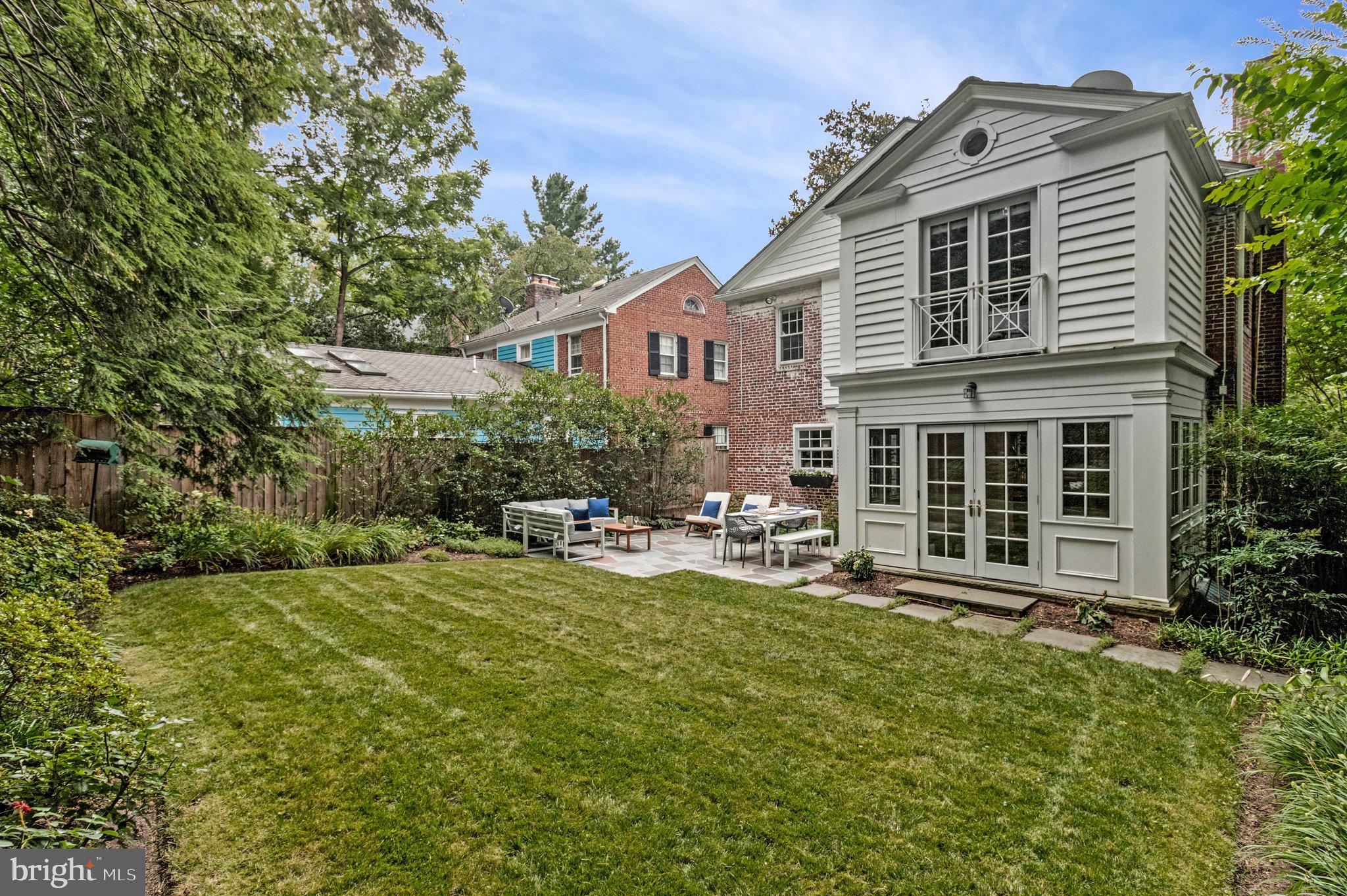 4745 Reservoir Road Northwest Washington, DC 20007 - Photo 27 of 47 Expansive lawn.