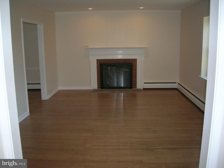 680 Taylor Road Downingtown, PA 19335 - Photo 5 of 20 Living Room