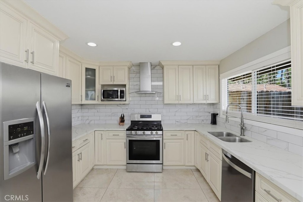 15745 Saddleback Road Riverside, CA 92506 - Photo 22 of 44 Kitchen