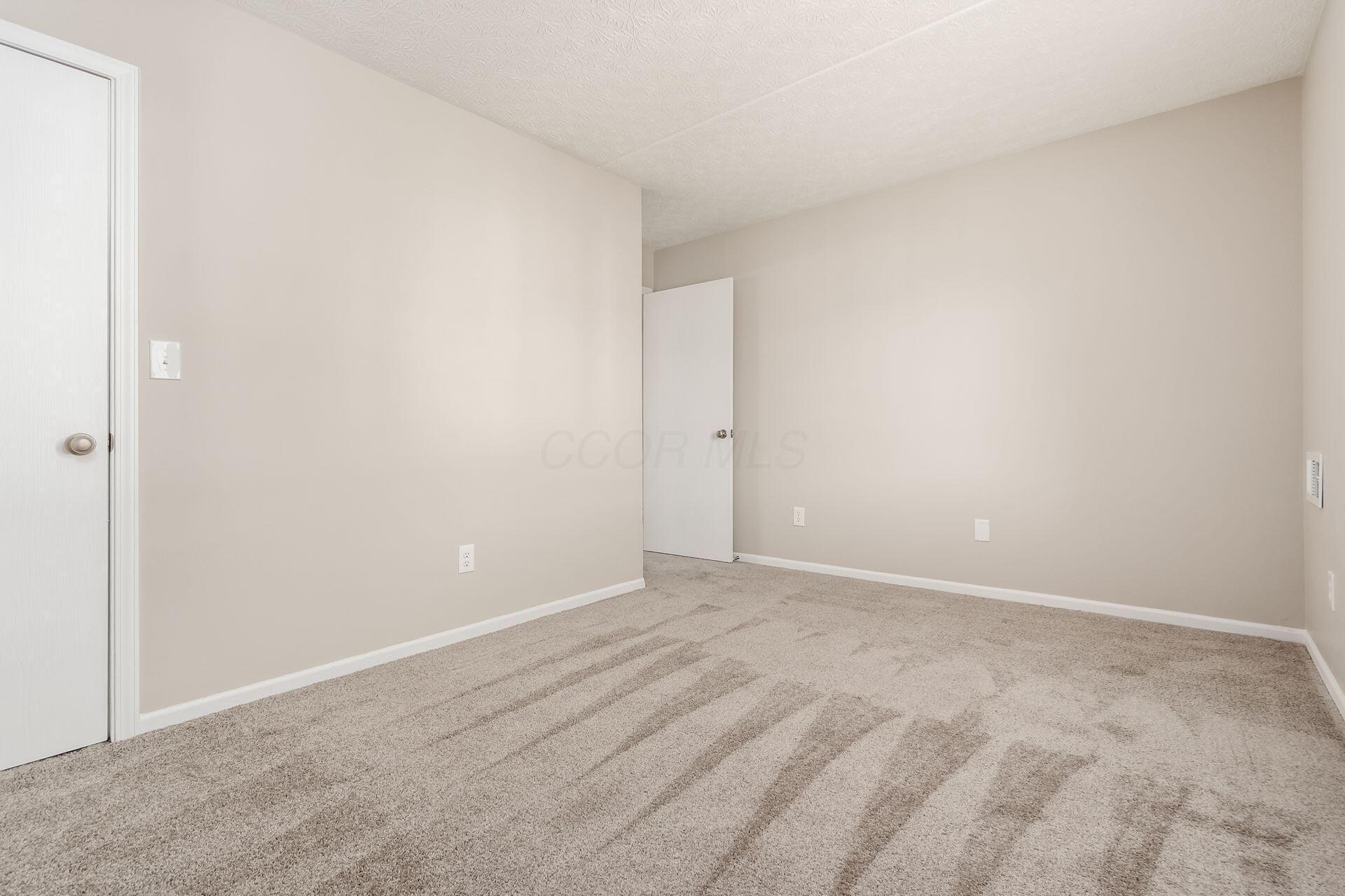 3939 Karl Road, Unit 222 Columbus, OH 43224 - Photo 21 of 31 Bedroom 1