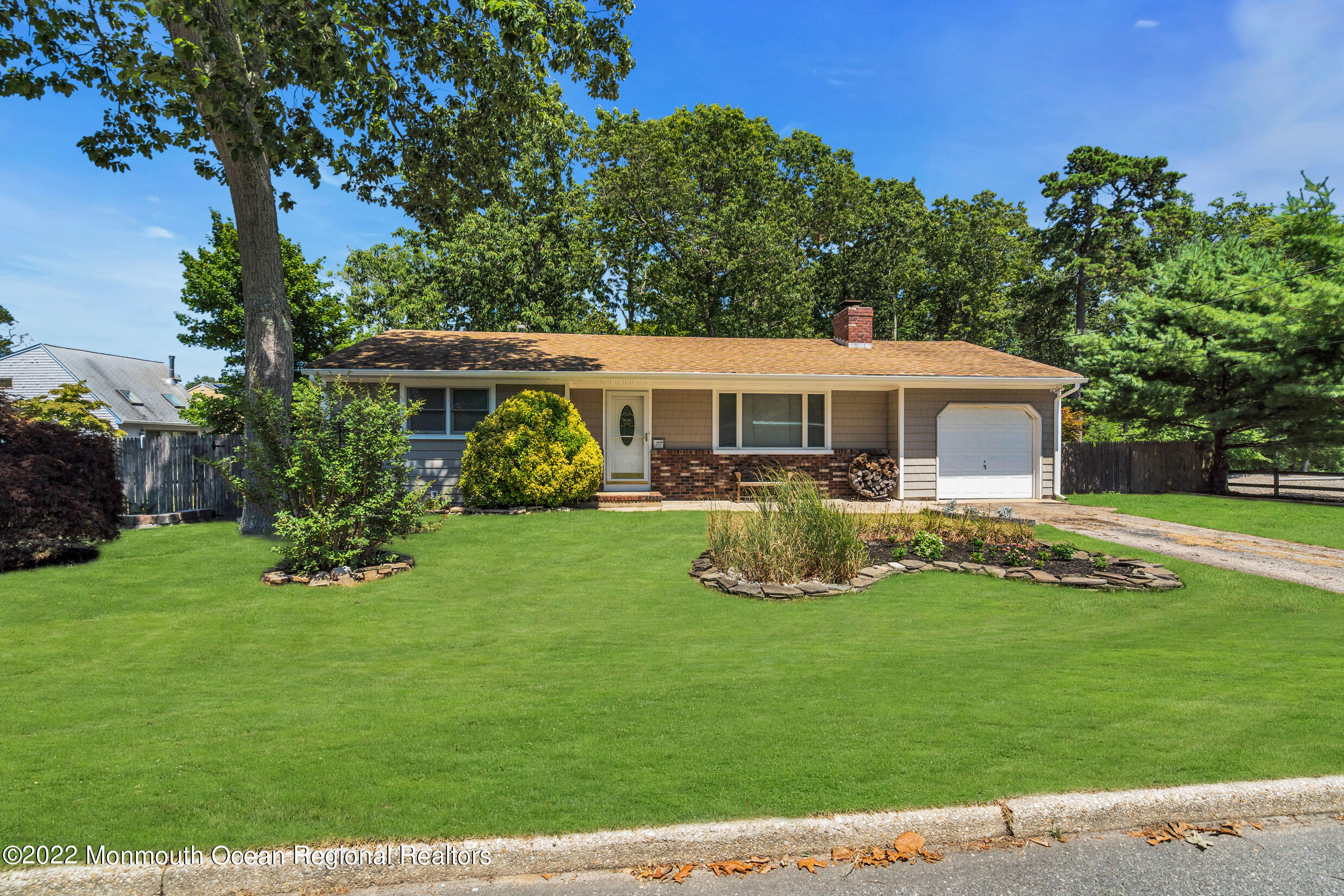 394 Reedy Drive Brick, NJ 08723 - Photo 5 of 53 1 (5)