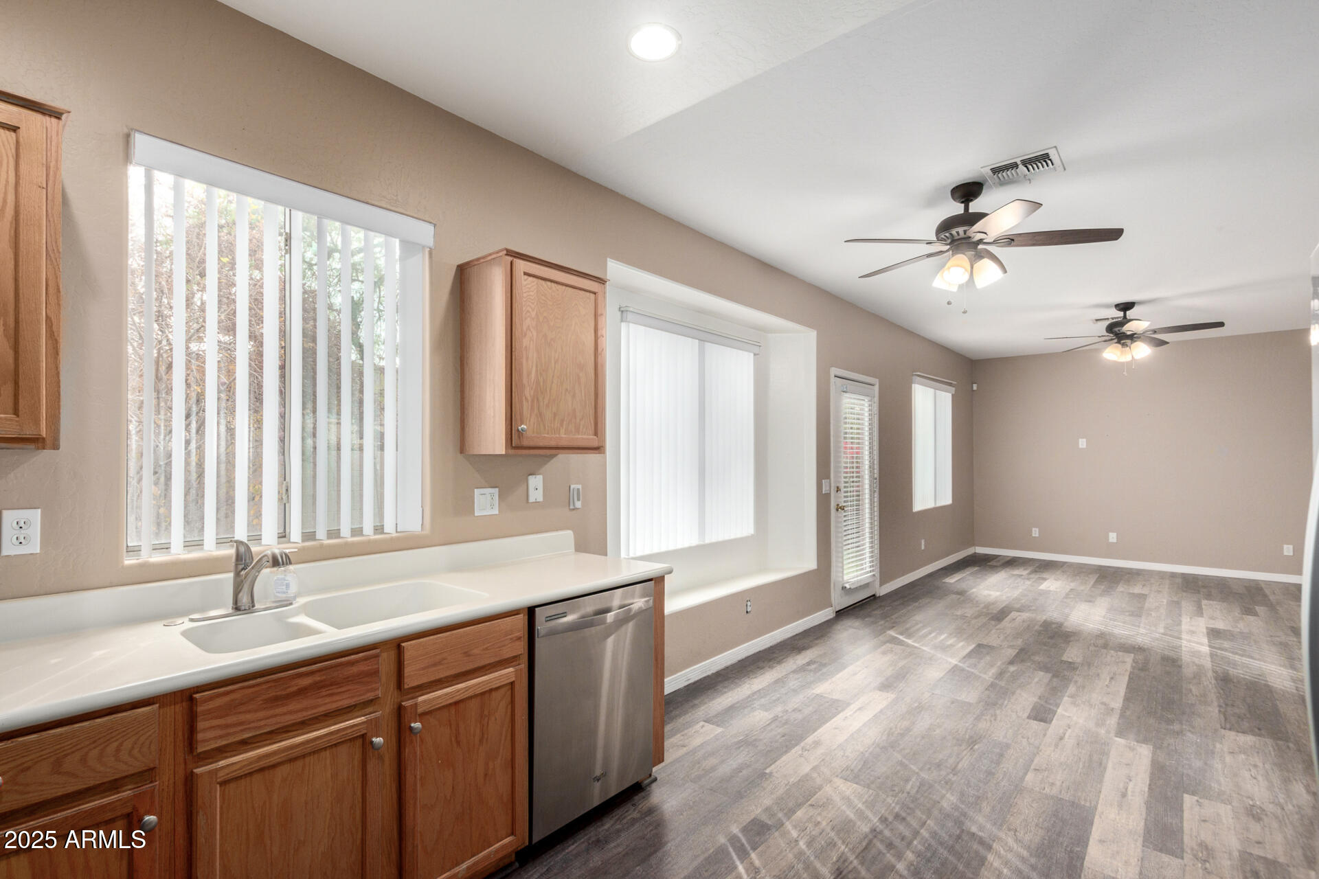 3613 West Kathleen Road Phoenix, AZ 85053 - Photo 11 of 32 14 - Kathleen